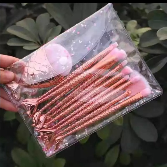 Golden color Mermaid 11PCS Makeup Brushes- - Picture 3 of 4
